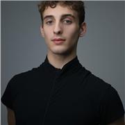 Soy estudiante de Física y ofrezco clases de matemáticas y de otras asignaturas de ciencias, así como de sintaxis